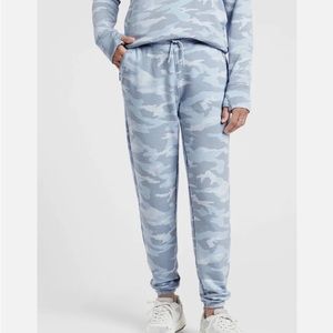 Like new, soft and cozy sweatpants.